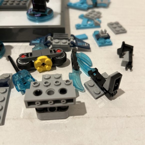 LEGO Dimensions PS3/PS4/WII U Lot of Figures and Pieces (No Game) w/ Extras - Picture 16 of 16